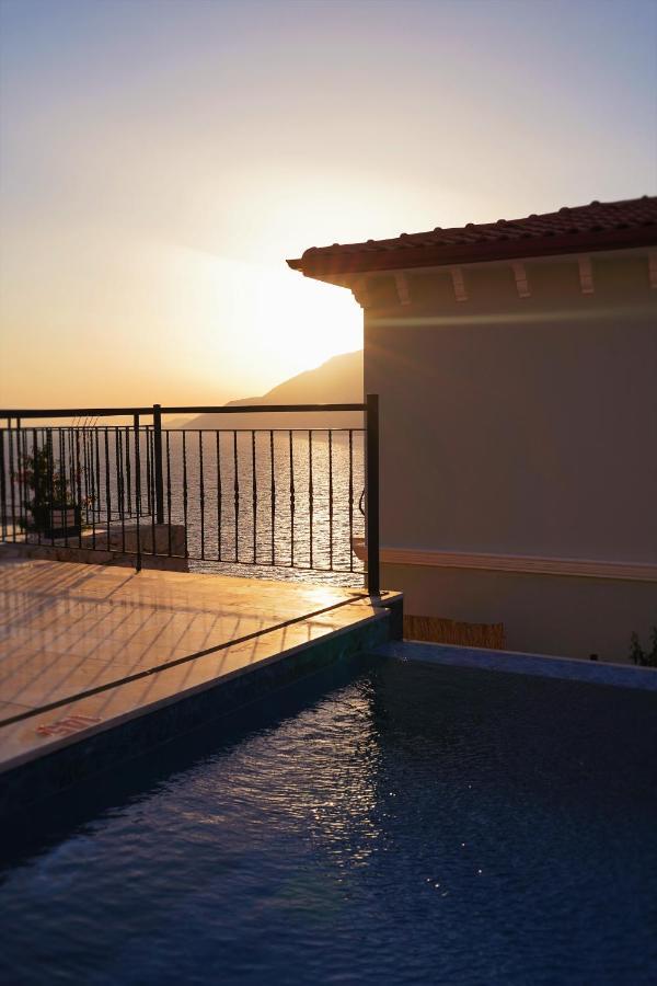 Guemues Yazar Hotel Kaş Exterior foto